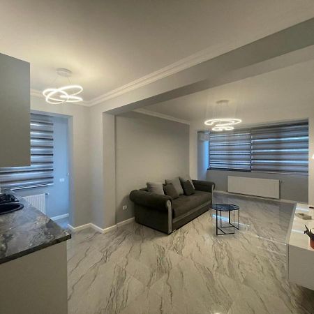 B&P Apartments Mamaia Nord 5 ナボダリ エクステリア 写真