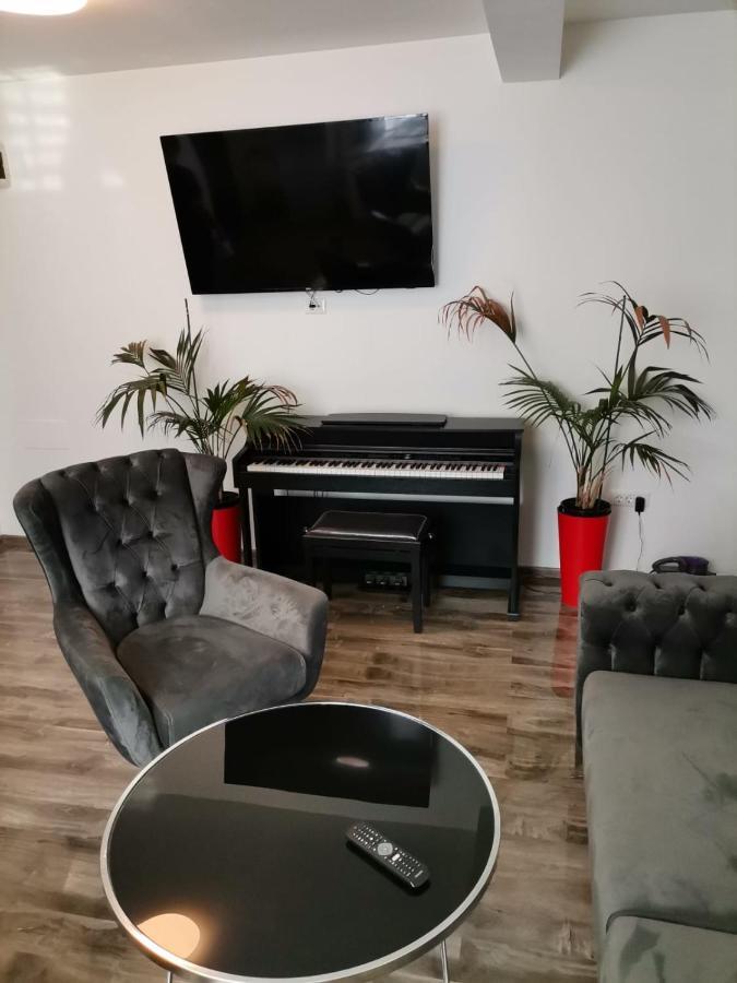 B&P Apartments Mamaia Nord 5 ナボダリ エクステリア 写真