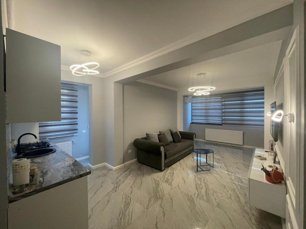 B&P Apartments Mamaia Nord 5 ナボダリ エクステリア 写真